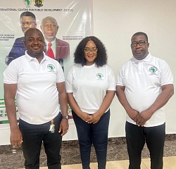 Asst Centre coordinator flanked by Two Board Members